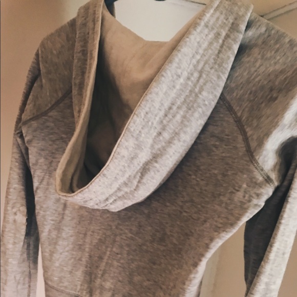 Abercrombie and Fitch zip-up hoodie❣️ - Picture 2 of 2